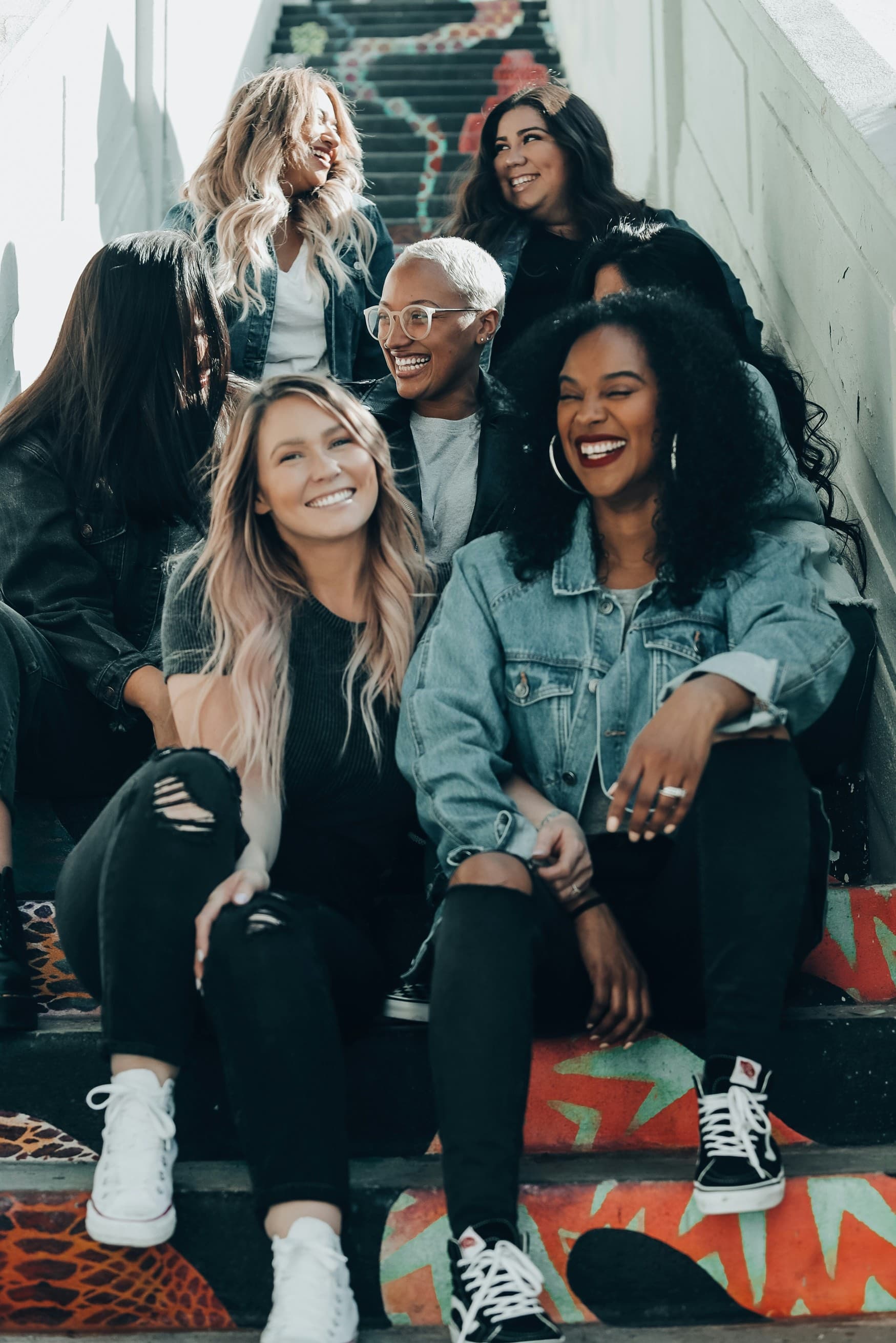 Women on the stairs